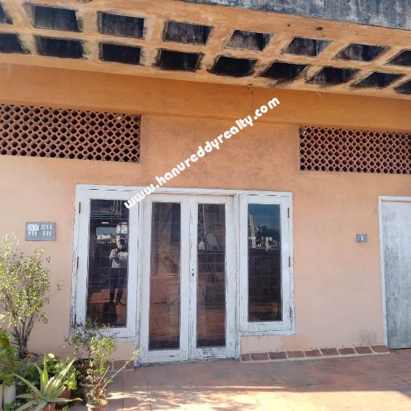 Residential independent building with Rental for Sale at Choolai